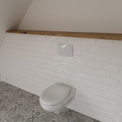 Kundenprojekt: Ablage/Spülkastenauflage im Bad aus Eiche!